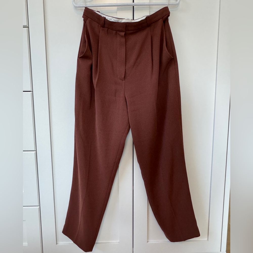 Aritzia cropped carrot trousers